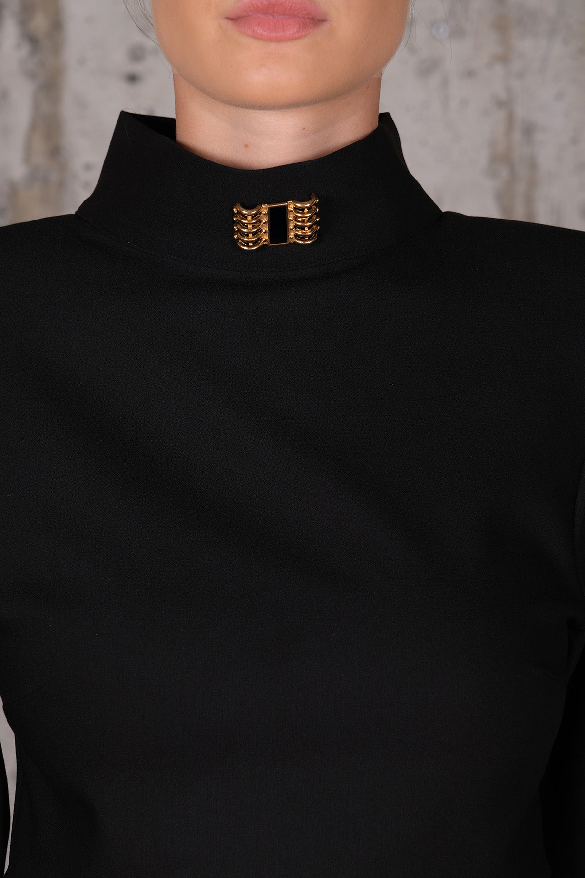 Shoulder Padded Black Crop